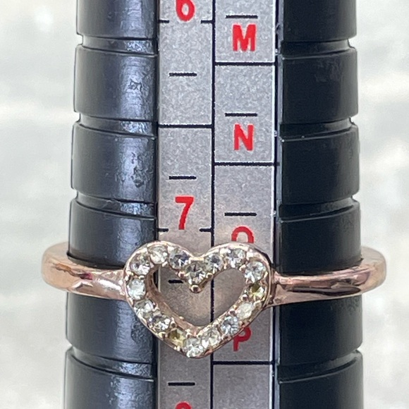 Rose Gold Heart Ring Sparkling Stones Heart CZ Band Dainty Romantic Jewelry 7.5 - Picture 9 of 9